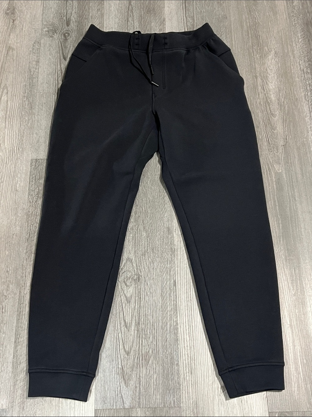 Lululemon woman’s soft stream joggers / size M